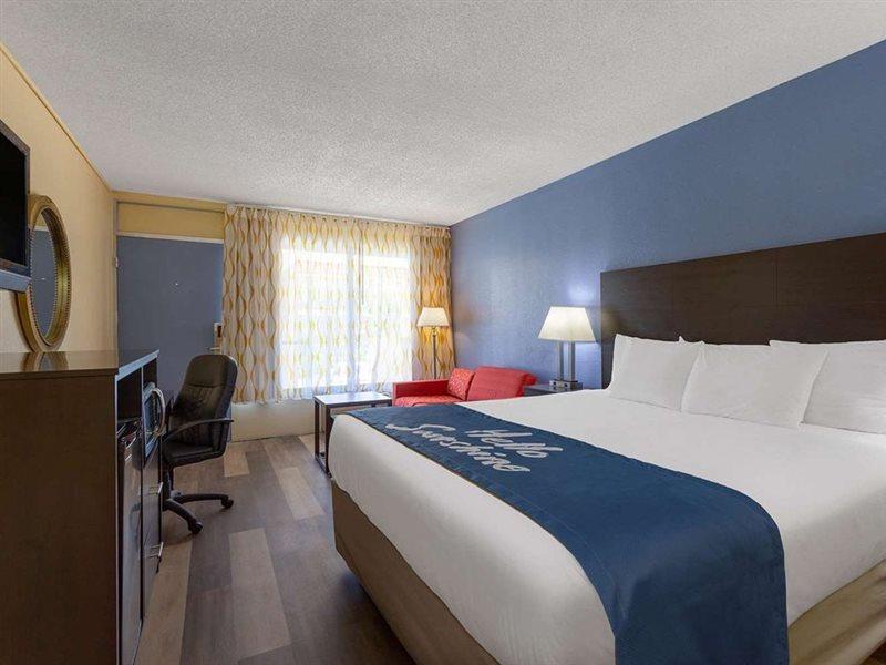 Days Inn By Wyndham Greensboro Airport Esterno foto