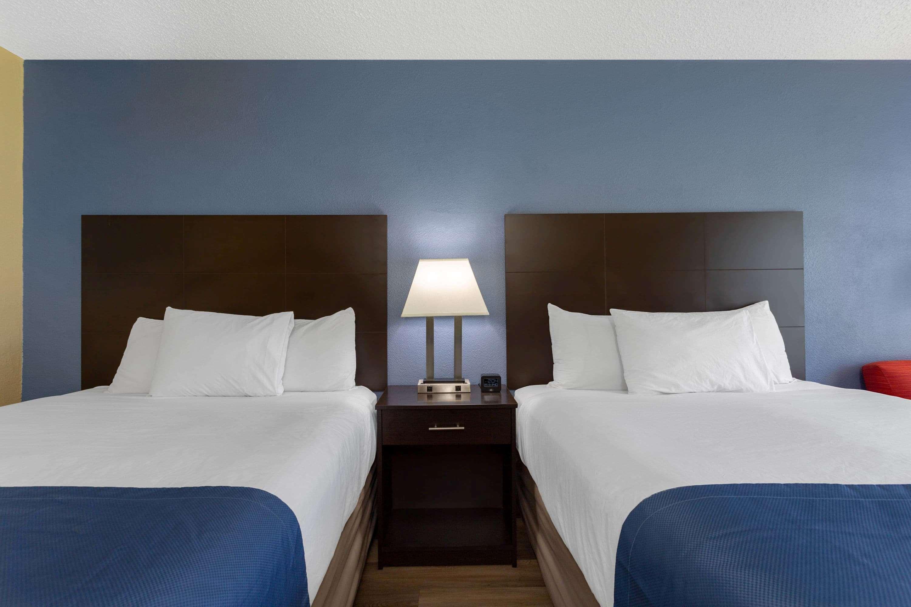 Days Inn By Wyndham Greensboro Airport Esterno foto
