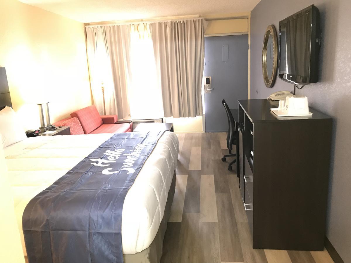 Days Inn By Wyndham Greensboro Airport Esterno foto